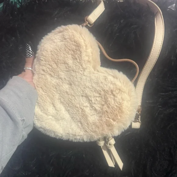 Lauren Conrad Cream Heart-Shaped Faux Fur Bag - Picture 1 of 9